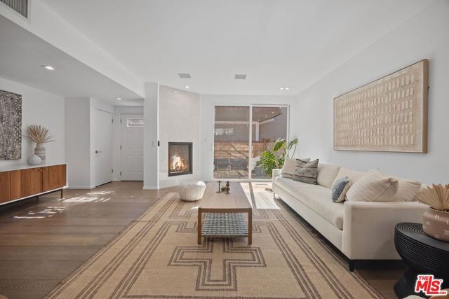 13065 Mindanao Way 3, Marina Del Rey, CA 90292