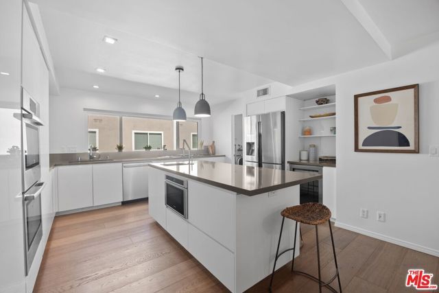 13065 Mindanao Way 3, Marina Del Rey, CA 90292