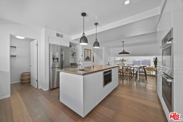 13065 Mindanao Way 3, Marina Del Rey, CA 90292