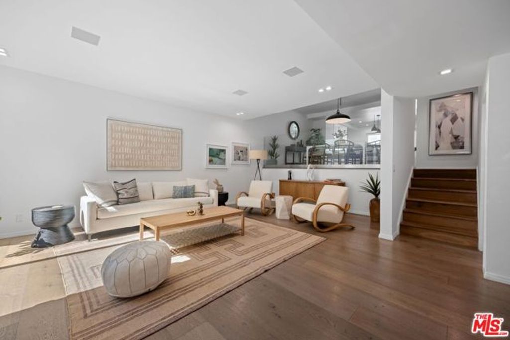 13065 Mindanao Way 3, Marina Del Rey, CA 90292