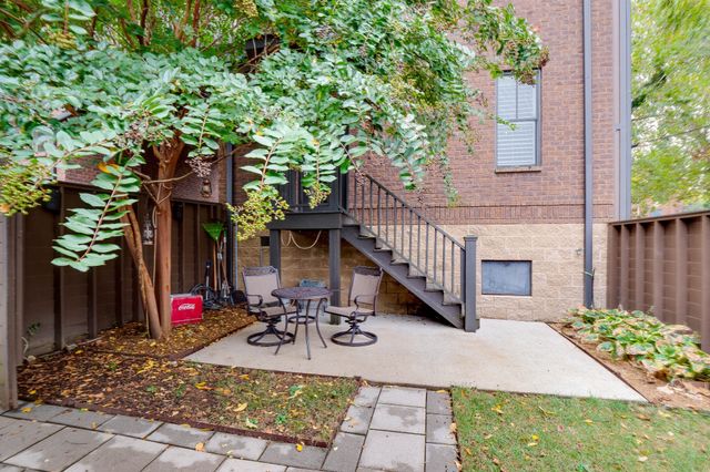 928 Caruthers Ave, Nashville, TN 37204