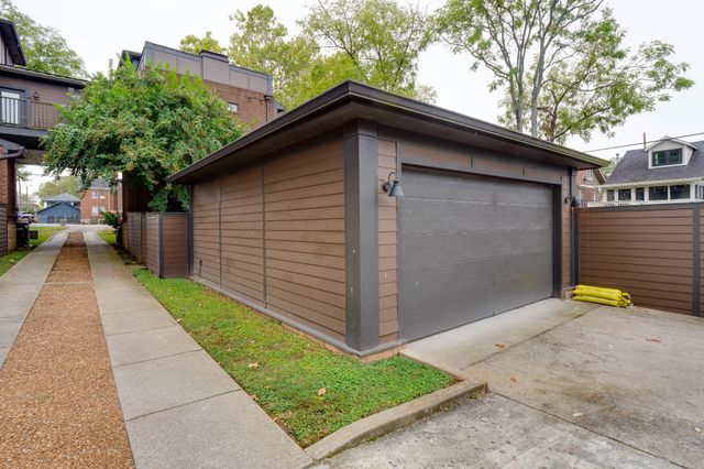 928 Caruthers Ave, Nashville, TN 37204