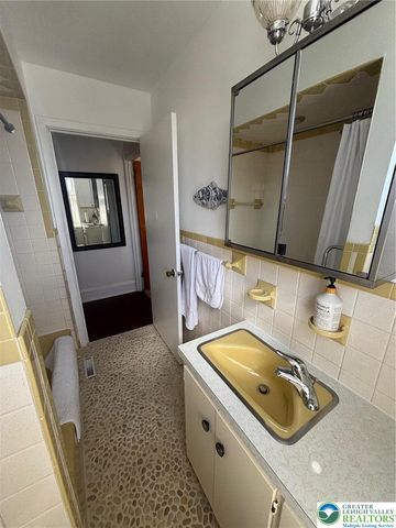 2248 Birch Street, Wilson Boro, PA 18042