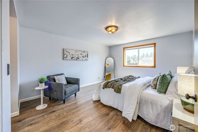 19782 Mosjon Circle NE, Poulsbo, WA 98370