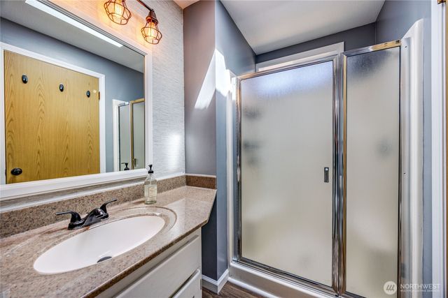 19782 Mosjon Circle NE, Poulsbo, WA 98370