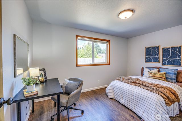 19782 Mosjon Circle NE, Poulsbo, WA 98370