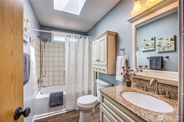 19782 Mosjon Circle NE, Poulsbo, WA 98370