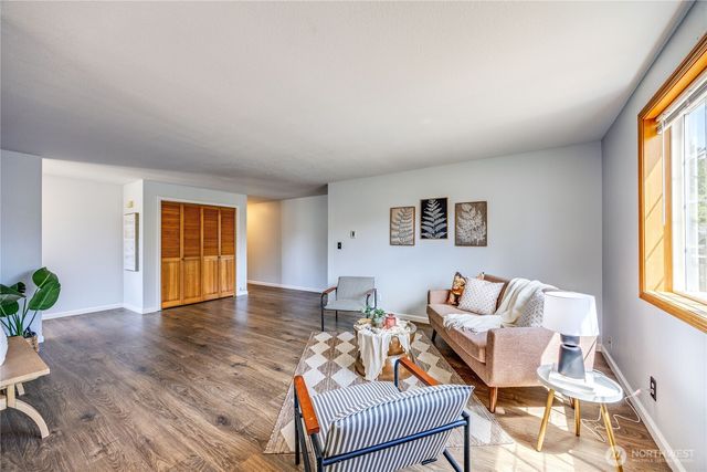 19782 Mosjon Circle NE, Poulsbo, WA 98370