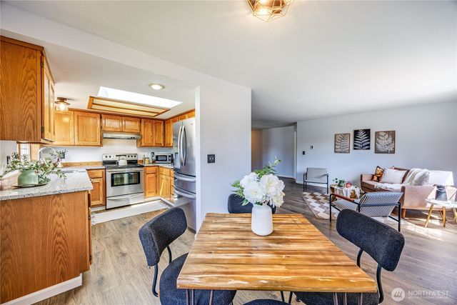19782 Mosjon Circle NE, Poulsbo, WA 98370