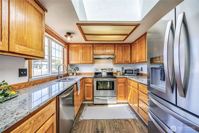 19782 Mosjon Circle NE, Poulsbo, WA 98370