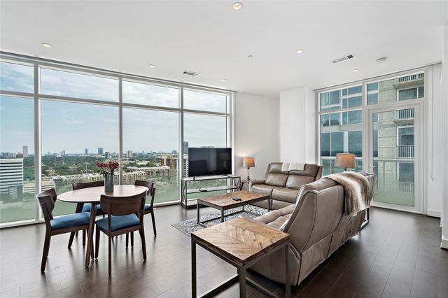 4521 San Felipe Street 1903, Houston, TX 77027