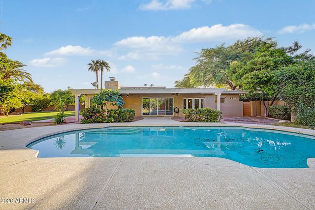 8547 N WOODLAND Court, Scottsdale, AZ 85258