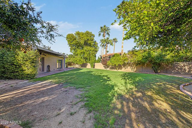 8547 N WOODLAND Court, Scottsdale, AZ 85258