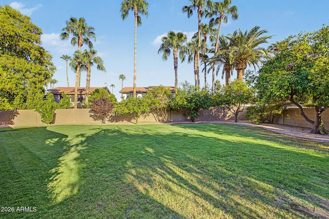 8547 N WOODLAND Court, Scottsdale, AZ 85258