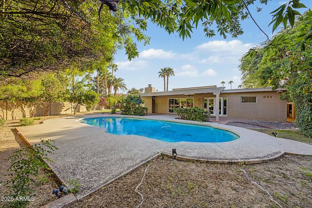 8547 N WOODLAND Court, Scottsdale, AZ 85258
