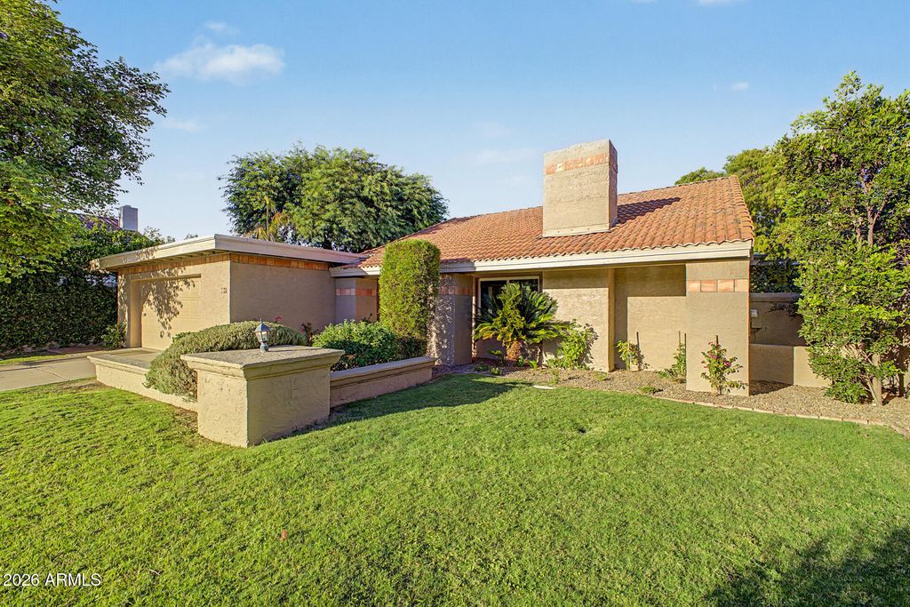 8547 N WOODLAND Court, Scottsdale, AZ 85258 — photo 2