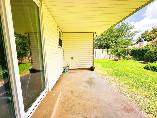 10428 Dover Drive, Yukon, OK 73099