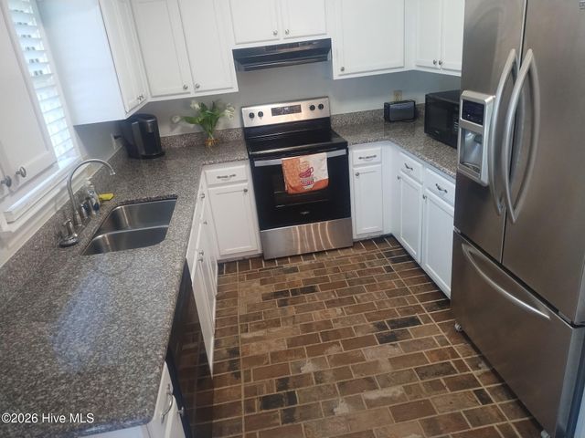 5302 Dandelion Drive, Wilmington, NC 28405