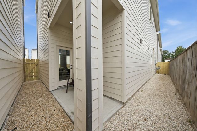 8902 Knoll Leaf Drive, Houston, TX 77080