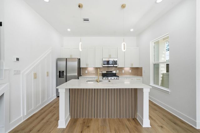 8902 Knoll Leaf Drive, Houston, TX 77080