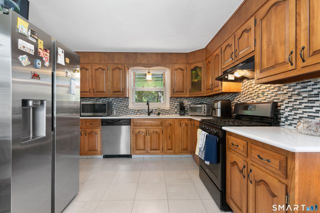 6 Over Street, Waterbury, CT 06708