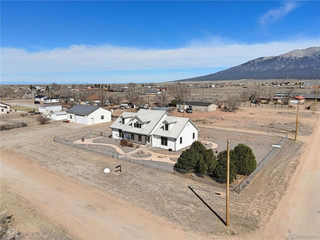 604 9th St, Blanca, CO 81123