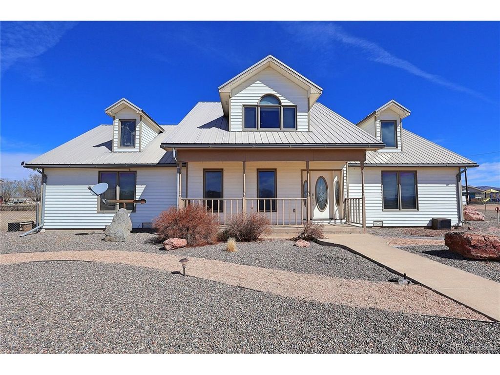 604 9th St, Blanca, CO 81123