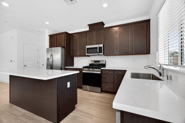 7249 Robins Cove Dr, Stockton, CA 95219