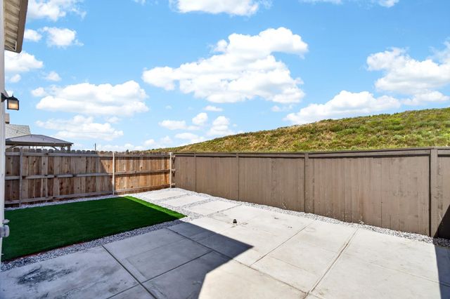 7249 Robins Cove Dr, Stockton, CA 95219
