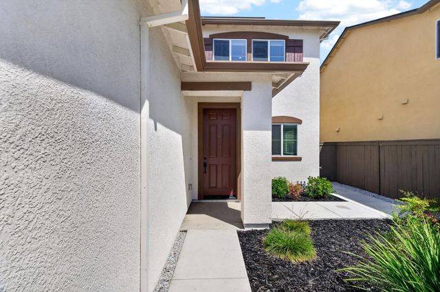 7249 Robins Cove Dr, Stockton, CA 95219