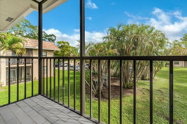 6832 S Palmetto Cir S 201, Boca Raton, FL 33433