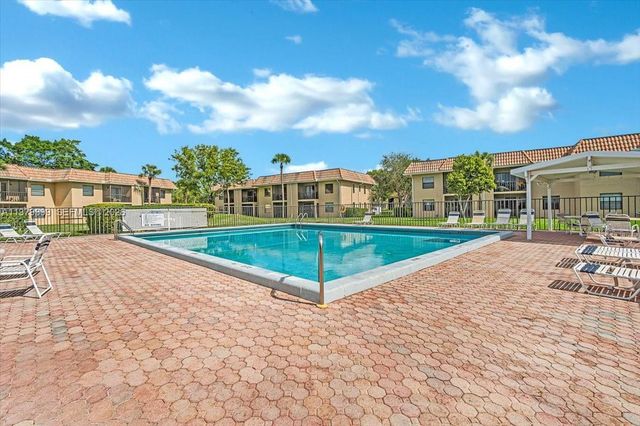 6832 S Palmetto Cir S 201, Boca Raton, FL 33433