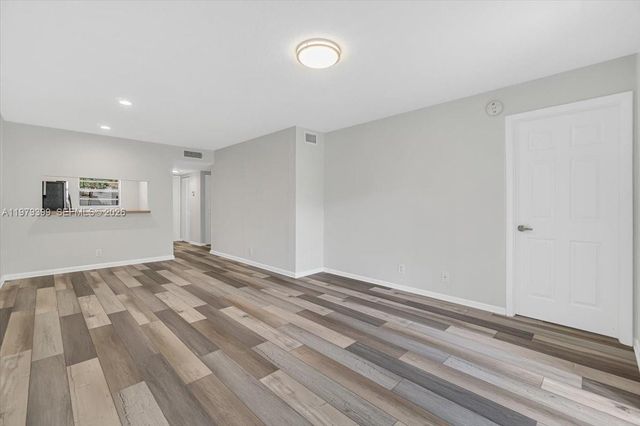 6832 S Palmetto Cir S 201, Boca Raton, FL 33433