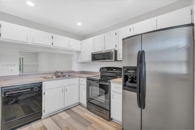 6832 S Palmetto Cir S 201, Boca Raton, FL 33433