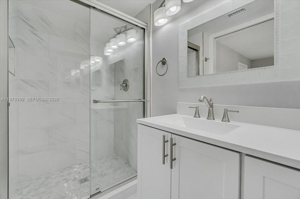 Image 12 of property listing at 6832 S Palmetto Cir S 201, Boca Raton, FL 33433