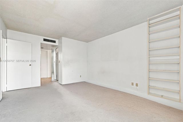 3401 N Country Club Dr 804, Aventura, FL 33180