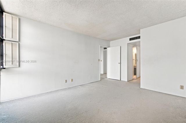 3401 N Country Club Dr 804, Aventura, FL 33180