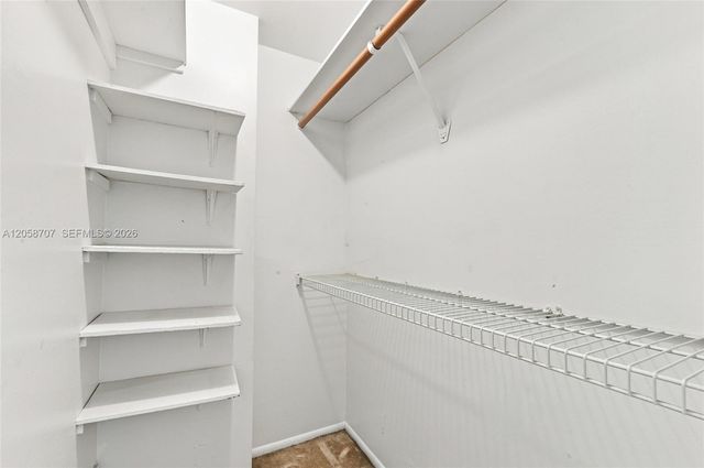 3401 N Country Club Dr 804, Aventura, FL 33180