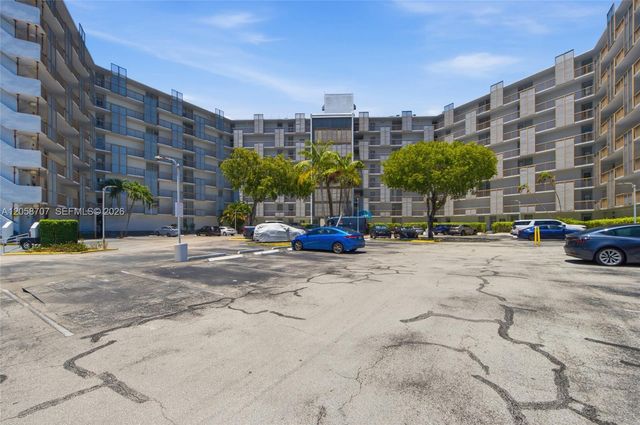 3401 N Country Club Dr 804, Aventura, FL 33180