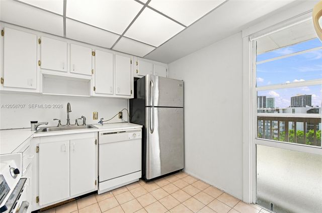 3401 N Country Club Dr 804, Aventura, FL 33180