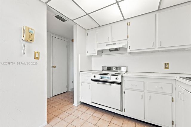 3401 N Country Club Dr 804, Aventura, FL 33180