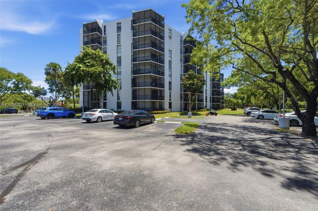 3401 N Country Club Dr 804, Aventura, FL 33180