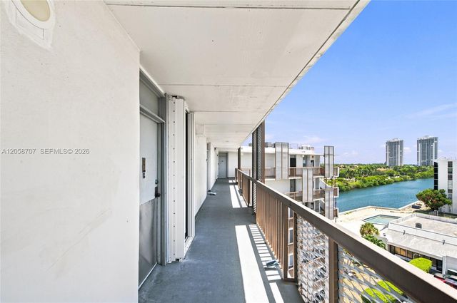 3401 N Country Club Dr 804, Aventura, FL 33180