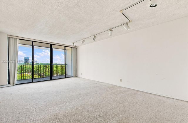 3401 N Country Club Dr 804, Aventura, FL 33180