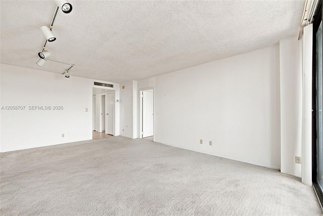 3401 N Country Club Dr 804, Aventura, FL 33180