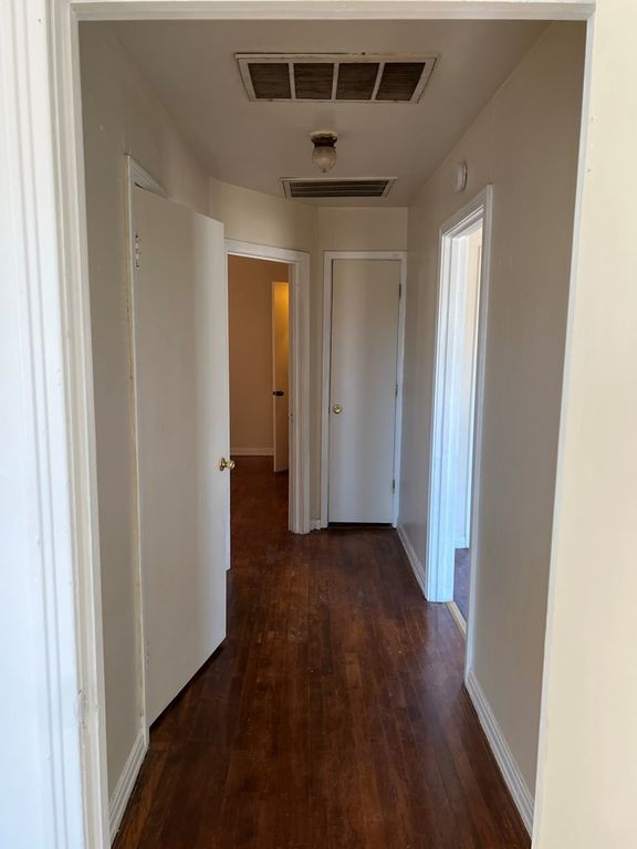 Image 10 of property listing at 1201 Clairmont Street, San Angelo, TX 76905