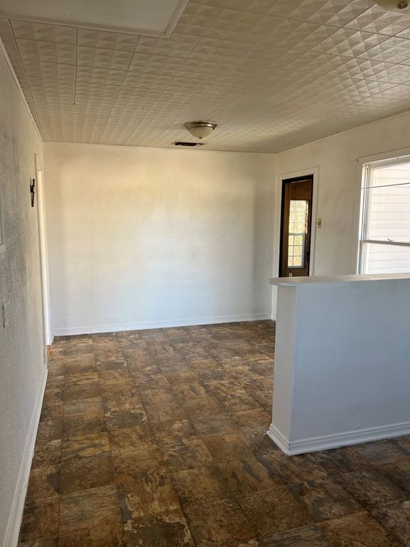 Image 13 of property listing at 1201 Clairmont Street, San Angelo, TX 76905