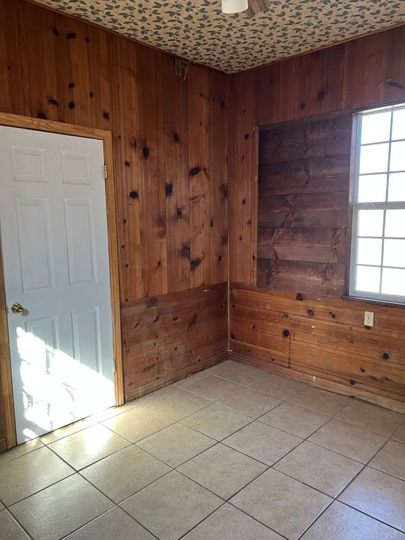 Image 15 of property listing at 1201 Clairmont Street, San Angelo, TX 76905
