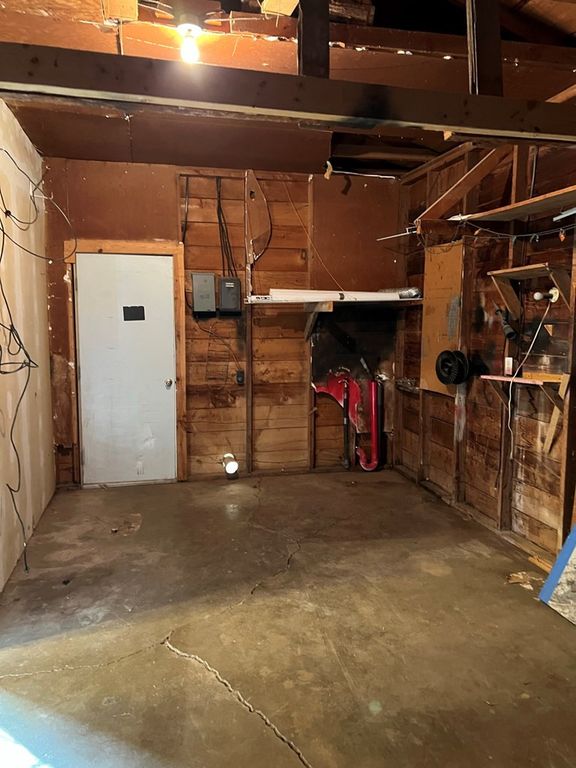 Image 16 of property listing at 1201 Clairmont Street, San Angelo, TX 76905