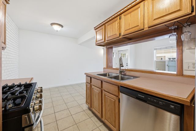 377 Farmingdale Circle 377, Vernon Hills, IL 60061